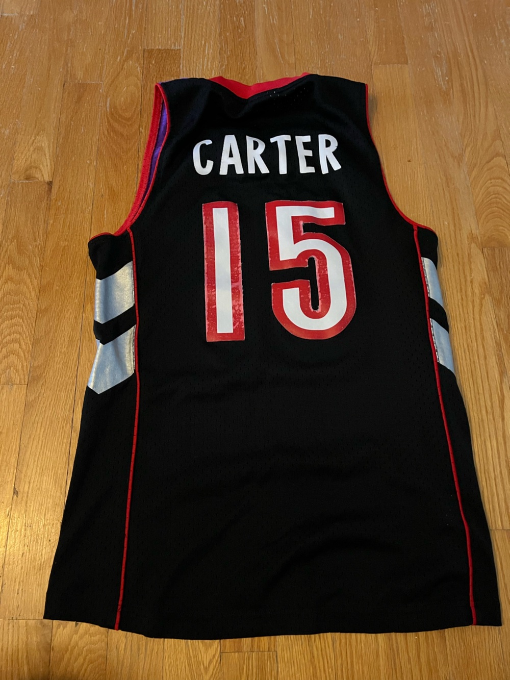 Toronto Raptors Vince Carter Jersey - Picture 6 of 7